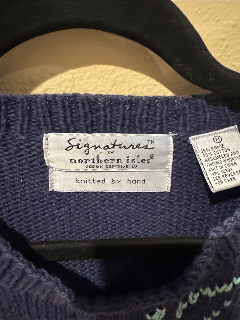 Signature by northern isles - knitted by hand - Picture 3 of 3